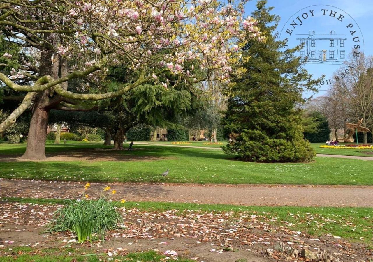Enjoy The Pause Holiday Home, A Quiet City Centre, 2 Double Bed, Free Parking, Manchester Airport 50 Min Drive Честер Экстерьер фото