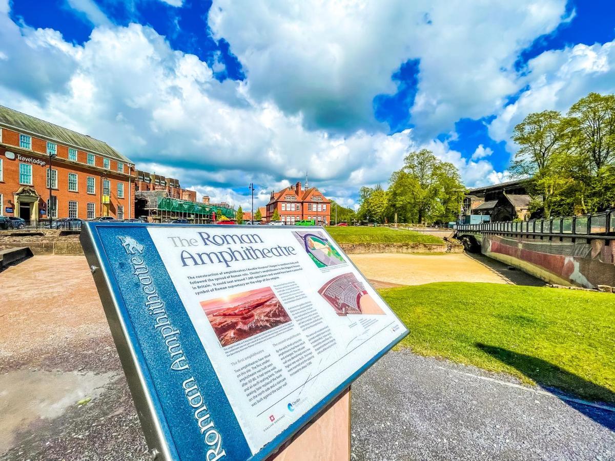 Enjoy The Pause Holiday Home, A Quiet City Centre, 2 Double Bed, Free Parking, Manchester Airport 50 Min Drive Честер Экстерьер фото