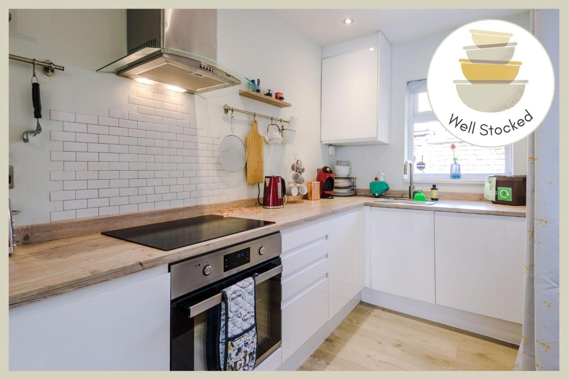 Enjoy The Pause Holiday Home, A Quiet City Centre, 2 Double Bed, Free Parking, Manchester Airport 50 Min Drive Честер Экстерьер фото